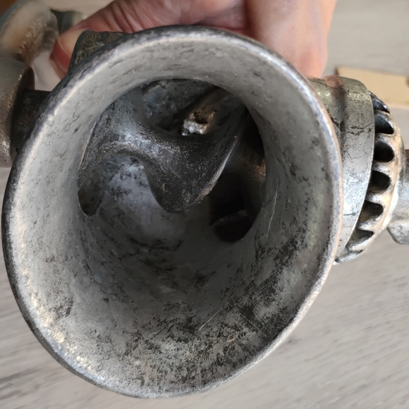 Vintage Universal No. 1 Food Meat Grinder Cast Iron Metal Table Hold Made in USA - Picture 5 of 12